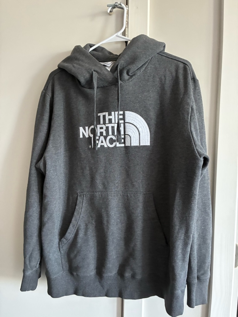 The North Face Men's Dark Gray Logo Pullover Hoodie